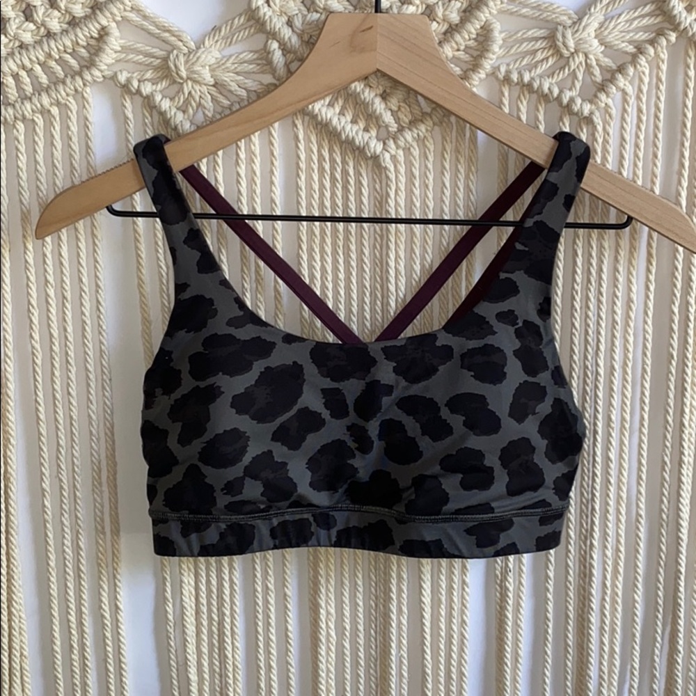 lululemon athleticaENERGY LEOPARD PRINT SPORTS BRA